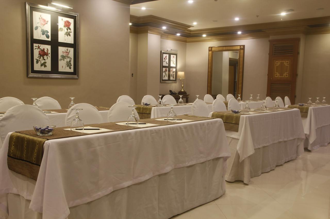 Herald Suites Polaris Makati City Kültér fotó