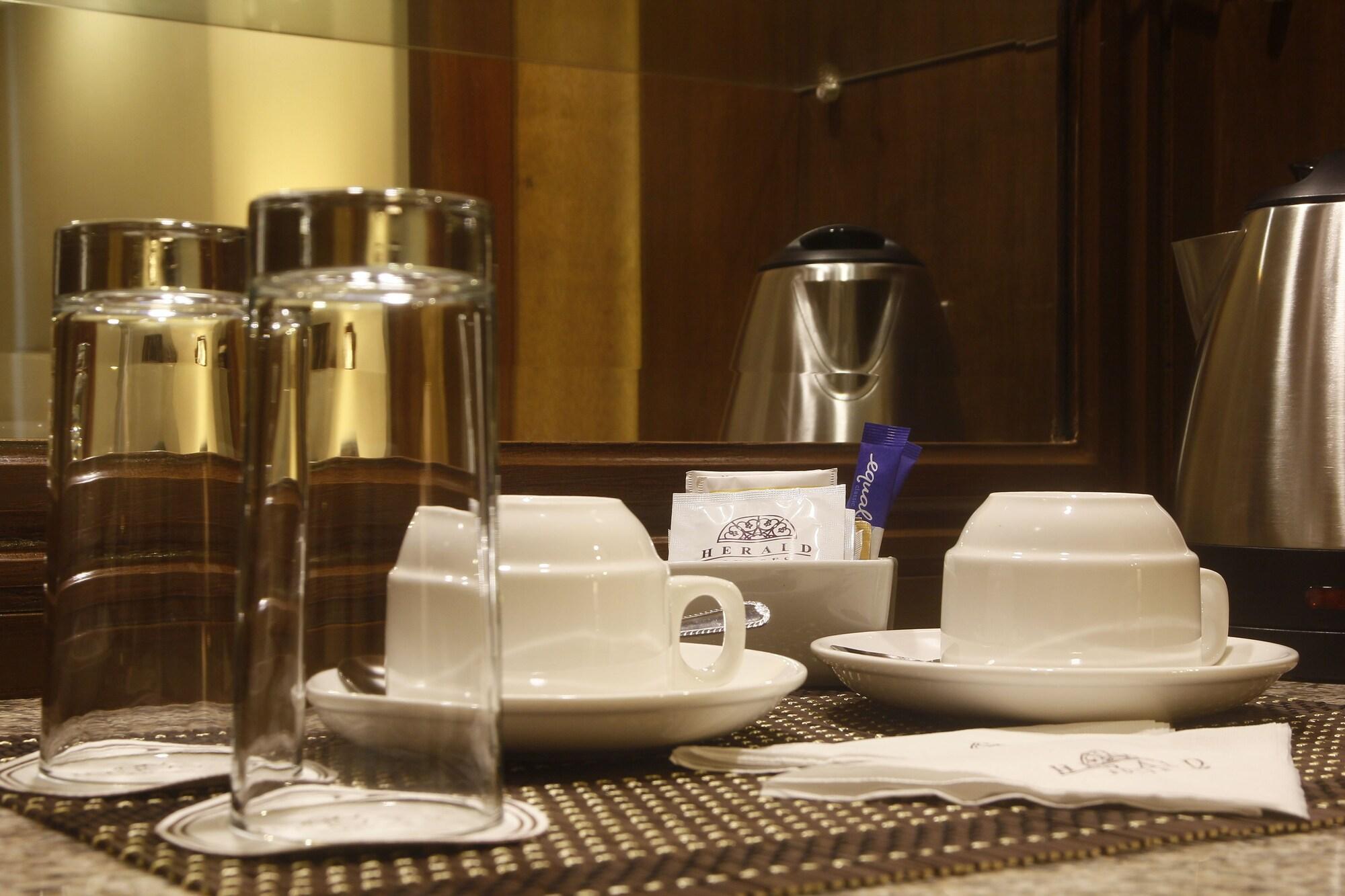 Herald Suites Polaris Makati City Kültér fotó