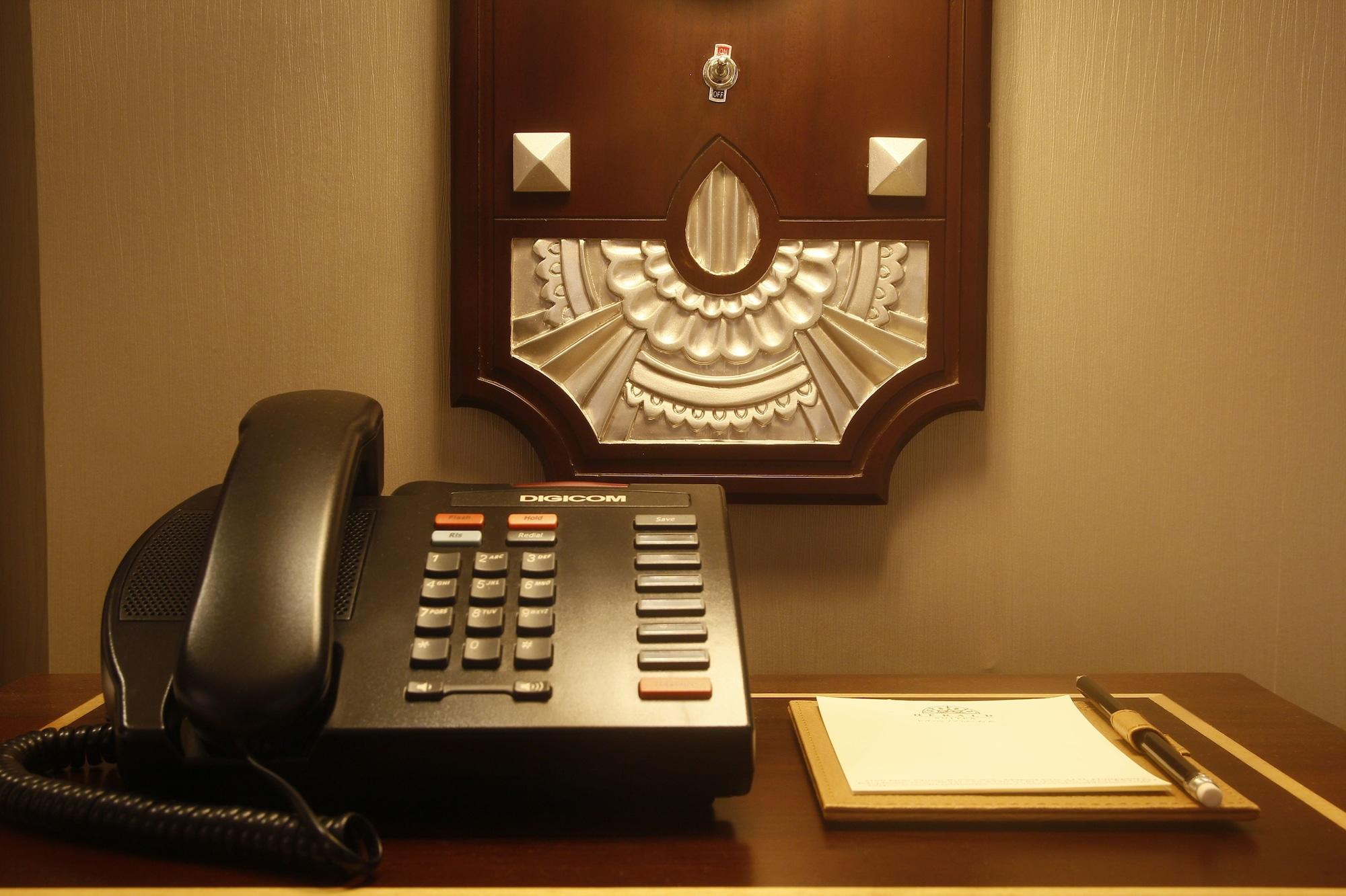 Herald Suites Polaris Makati City Kültér fotó