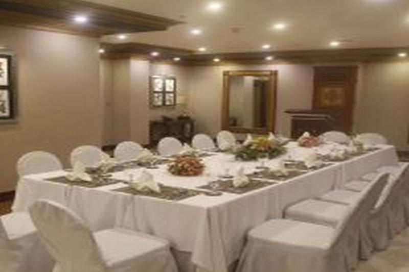 Herald Suites Polaris Makati City Kültér fotó